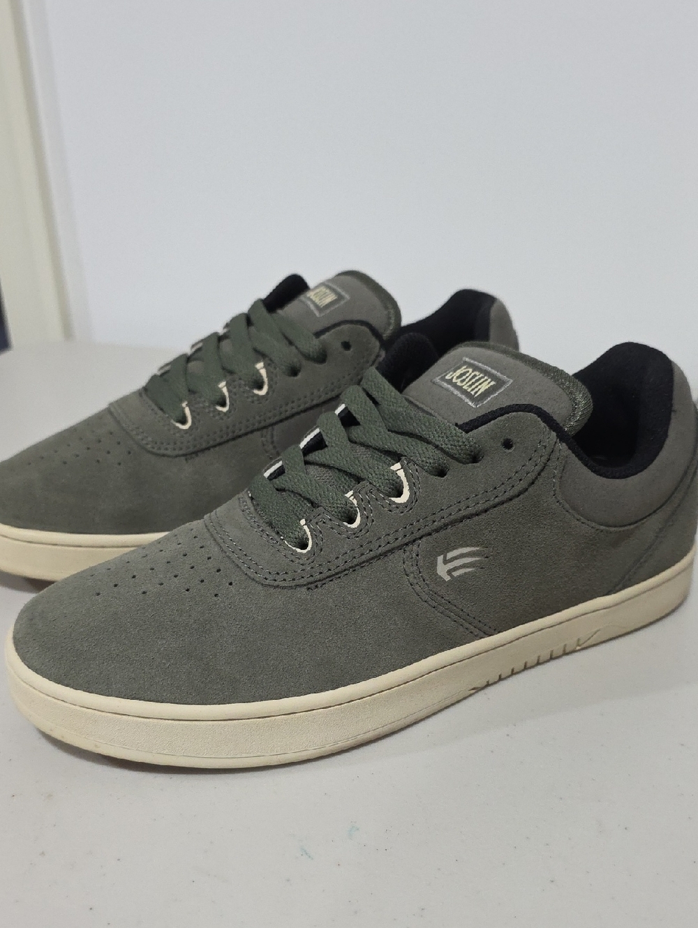 Etnies Joslin Men's 8.5 Olive & Tan Suede Skate Sneakers Shoes
